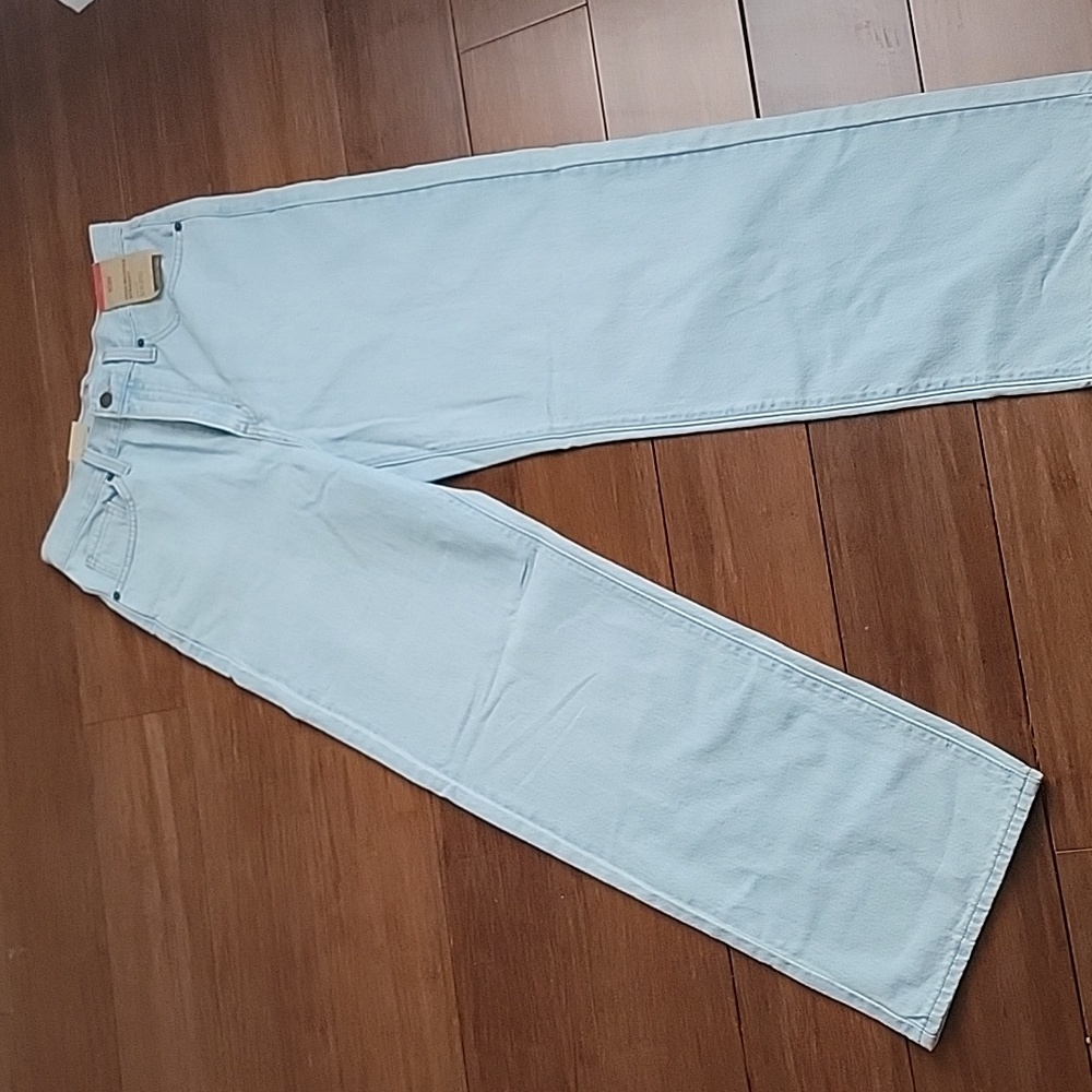 Levis High Waist Straight NWT 27x29